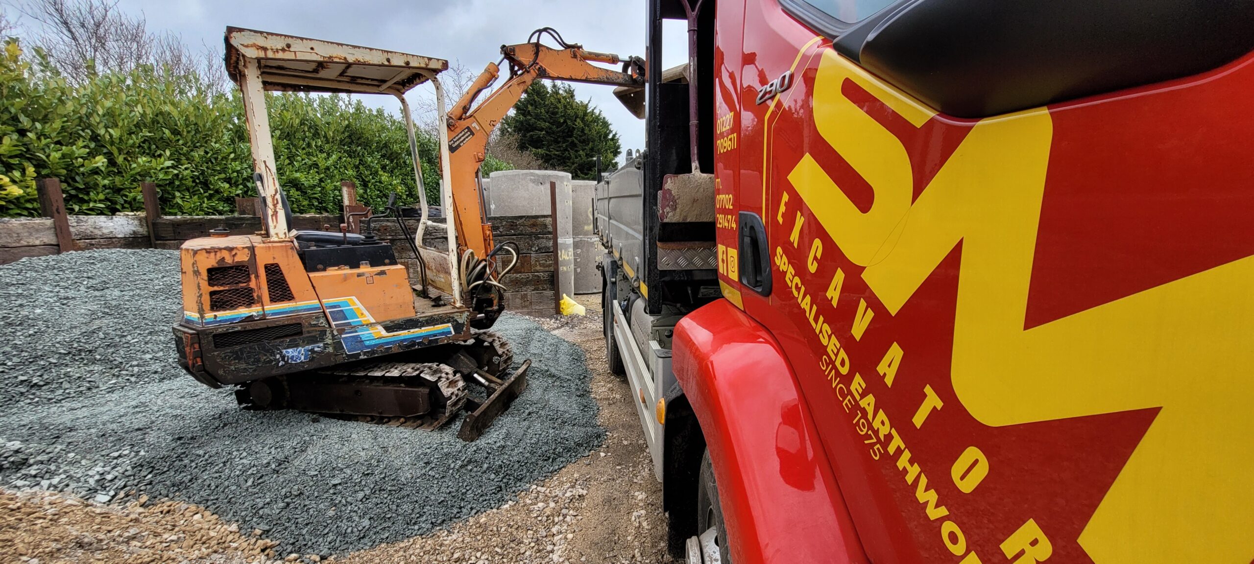 side on view for an old takeuchi digger 