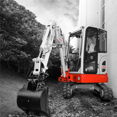 TB325R-400-400-short-tailed-excavator-takeuchi-compact-digger-trailer-towable-under-3-tonne