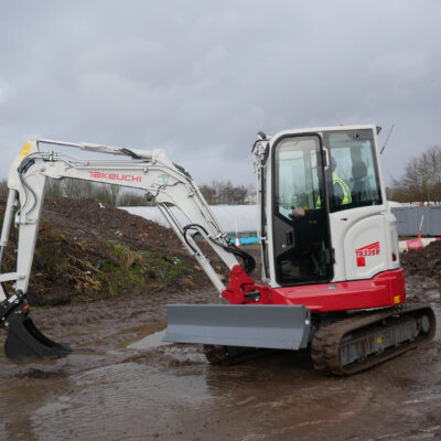 side view of tb335r digger