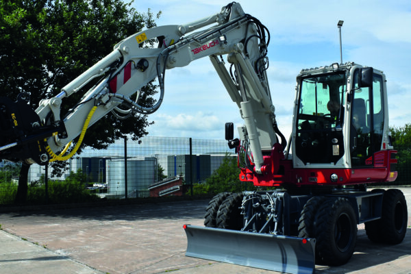 tb395w digger with boom out