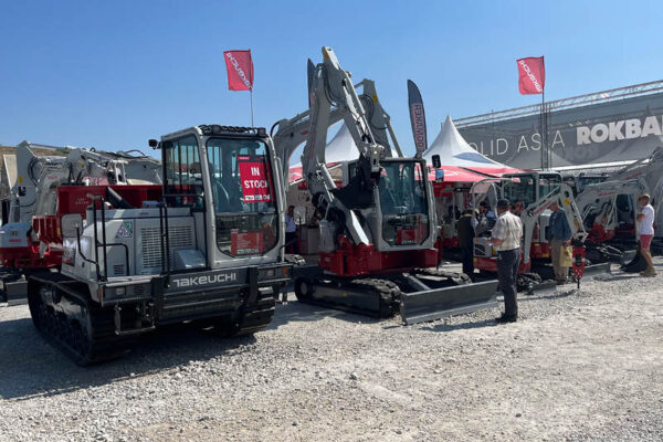 Takeuchi-Hillhead-2022-Excavators_diggers_Tracked_dumpers_Breakers_attachments16