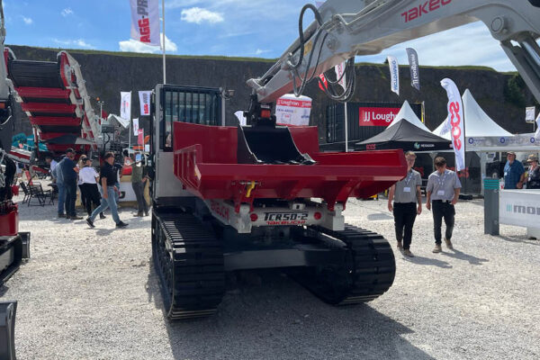 tracked dumper with bucket on the inside