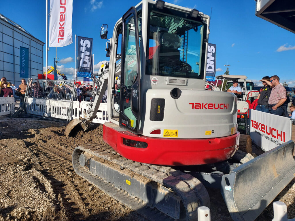 takeuchi at bauma 2022 operating in workzone 