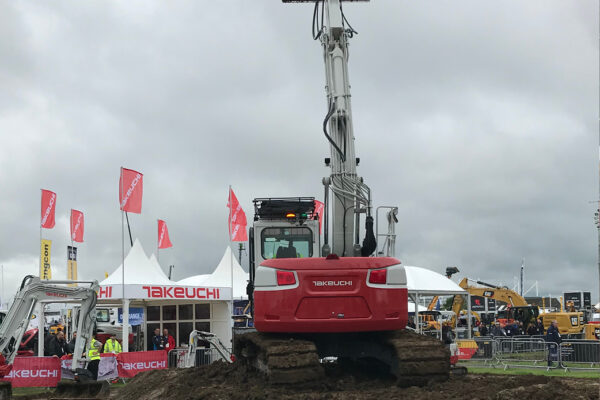 Takeuchi-at-plantworx-2023-TB2150R-TB290-2-EXHIBITION-dig3