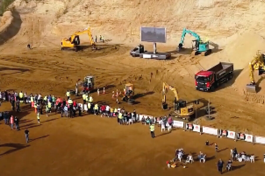 excavators operating at UKPO 2022