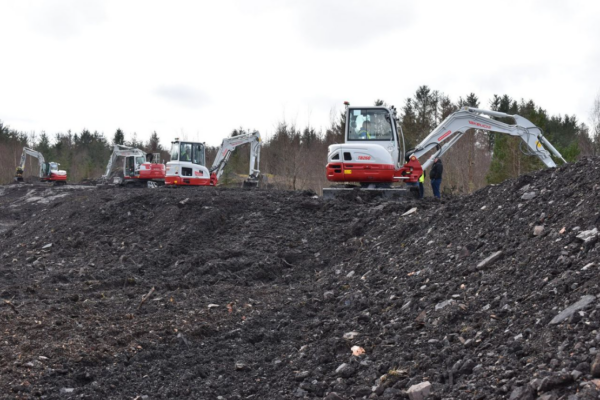 takeuchi digger